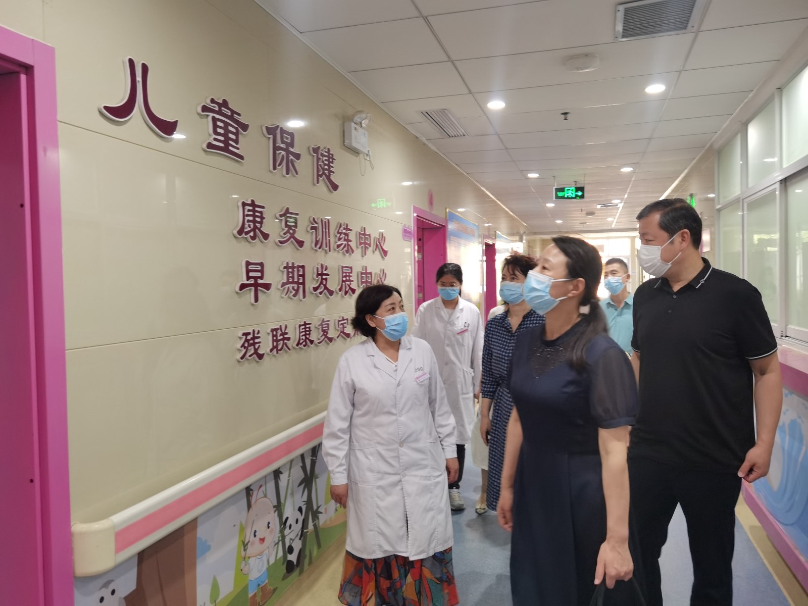 市残联理(lǐ)事長(cháng)雷晓红一行莅临市妇幼保健院调研指导儿童康复工作